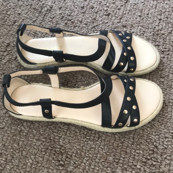 Nine West women’s sandals - Picture 2 of 3